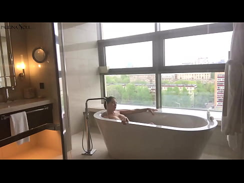❤️ Pitikek mezin Bi dilgermî pizika xwe di serşokê de dihejîne ❤️ Vîdyoya porno li porno ku.killvs.top ❌❤