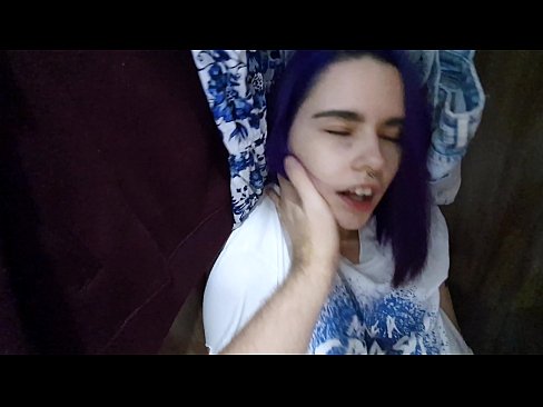 ❤️ Xwişka min di dolabê de dît û alîkariya wê kir ❤️ Vîdyoya porno li porno ku.killvs.top ❌❤