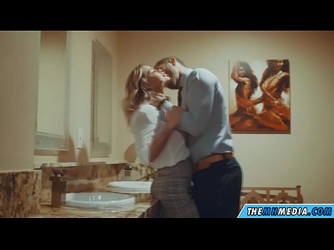 ❤️ Gava ku blondeyek busty we di nav hewşek gelemperî de dixapîne ❤️ Vîdyoya porno li porno ku.killvs.top ❌❤